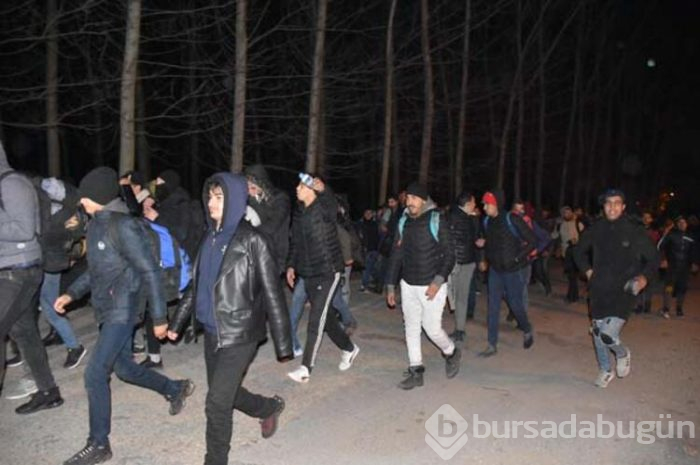 Mülteciler botlarla Yunanistan'a ulaştı!