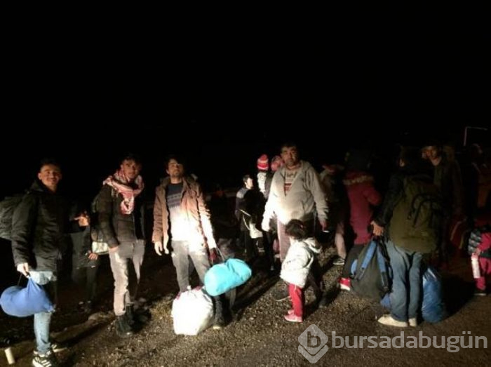 Mülteciler botlarla Yunanistan'a ulaştı!