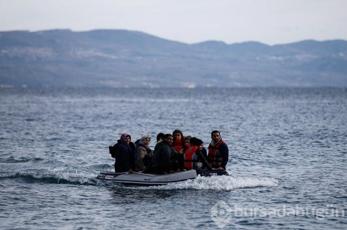 Mülteciler botlarla Yunanistan'a ulaştı!
