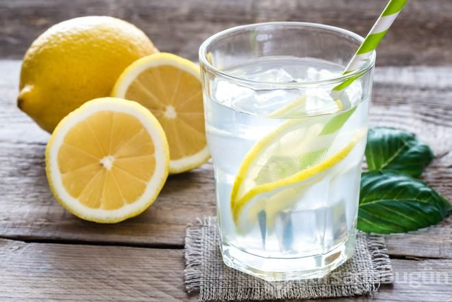 Limonlu suyun faydalarını öğrenince tüketmek isteyeceksiniz