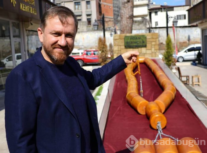 1 tonluk tespihi Cumhurbaşkanına hediye etmek istiyor