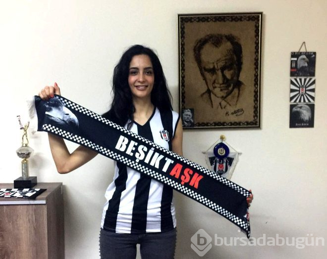 Eski fotoğrafları ele verdi!