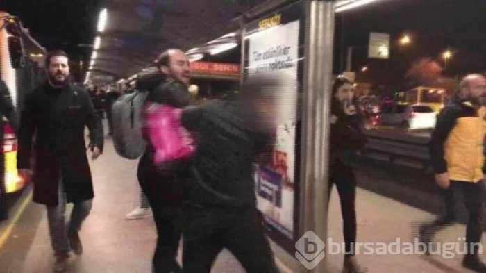 Metrobüste şoke eden olay!