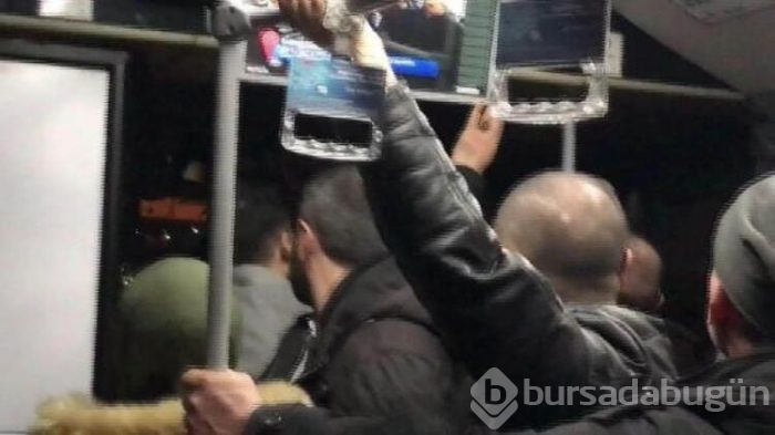 Metrobüste şoke eden olay!