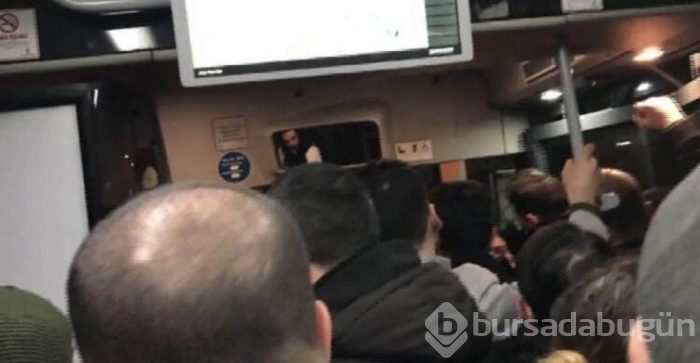 Metrobüste şoke eden olay!