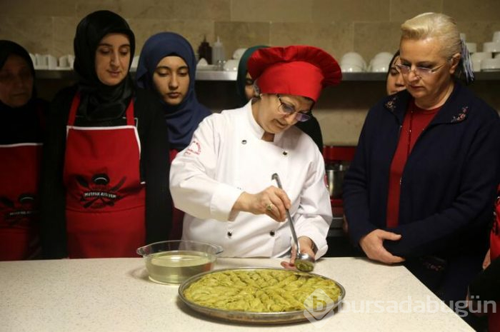 Lokum ve baklavasını da yaptılar