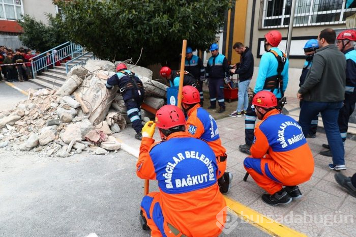 Gerçeği aratmayan deprem tatbikatı