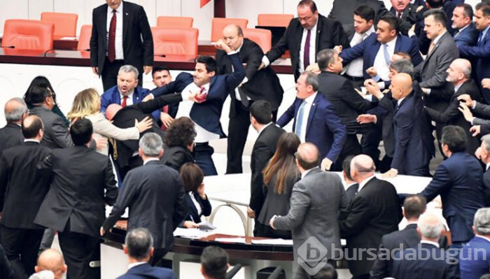 Mecliste kavga çıktı! Tekme tokat...