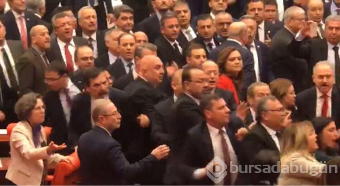 Mecliste kavga çıktı! Tekme tokat...
