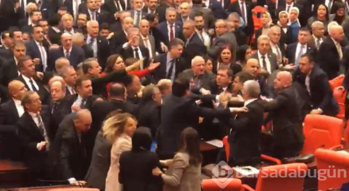 Mecliste kavga çıktı! Tekme tokat...