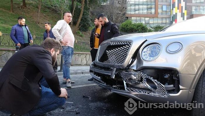 Yeni arabasıyla kaza yaptı!
