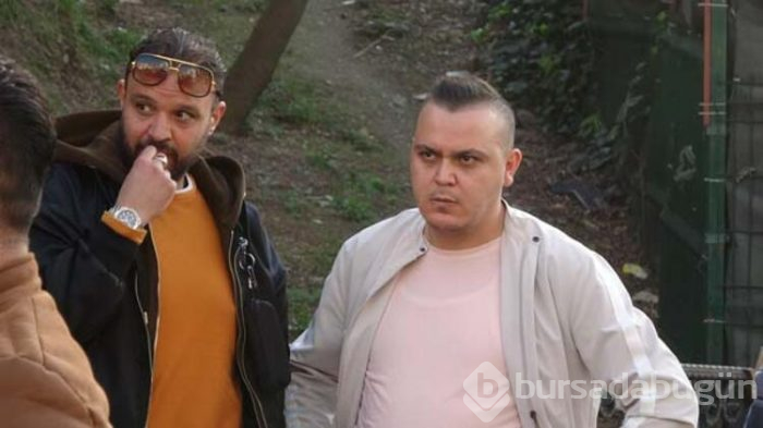 Yeni arabasıyla kaza yaptı!