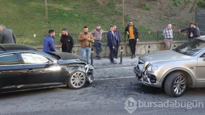 Yeni arabasıyla kaza yaptı!
