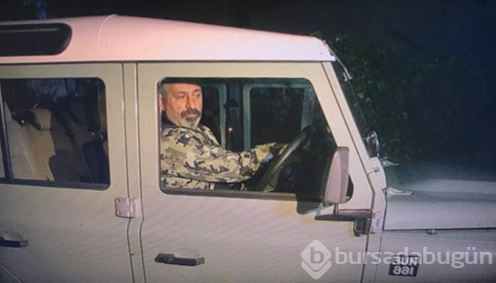 Yeni sevgilisine yeni araba! Cem Yılmaz - Serenay Sarıkaya aşkı...