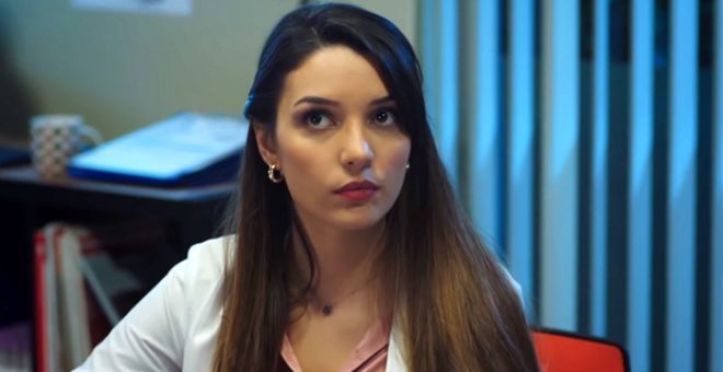 Hekimoğlu'nun doktor Zeynep'inden cesur pozlar!