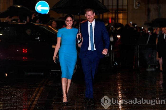 Prens Harry ve Meghan Markle uzun bir aradan sonra ele ele