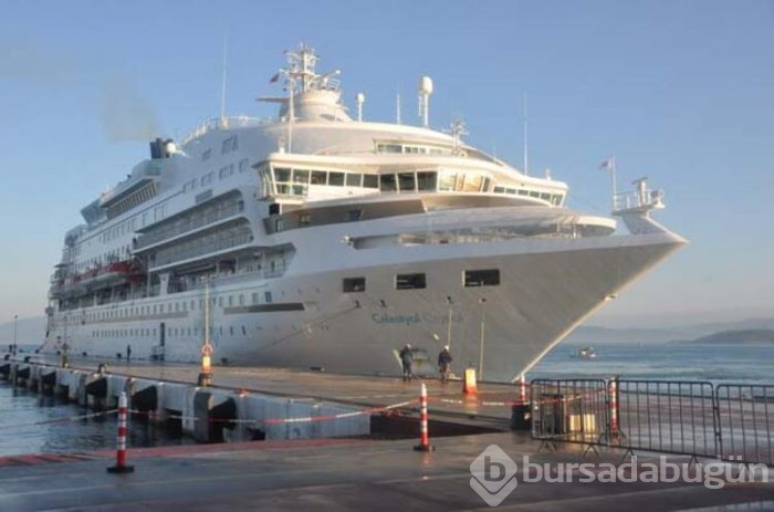 Sezonun ilk kruvaziyeri Kuşadası'nda!