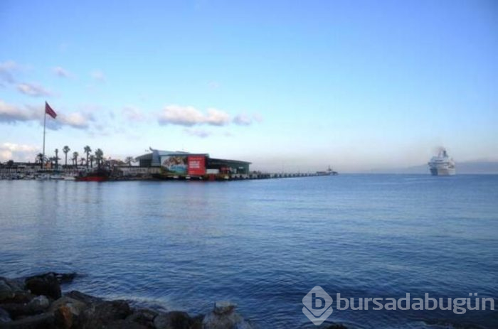 Sezonun ilk kruvaziyeri Kuşadası'nda!