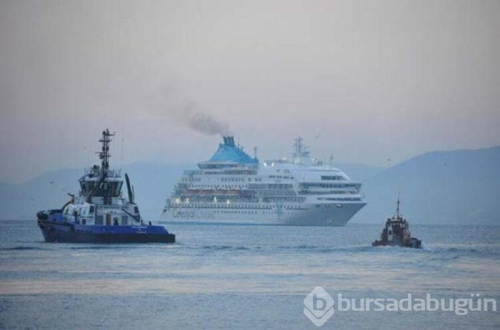 Sezonun ilk kruvaziyeri Kuşadası'nda!