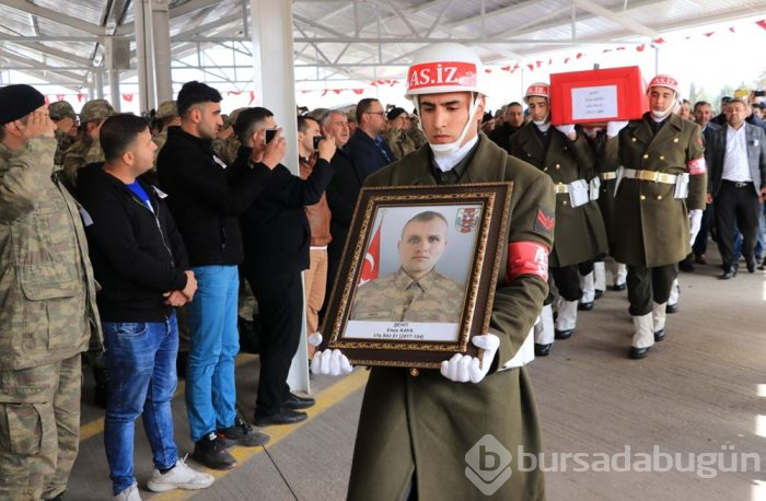 İdlib şehidi göz yaşlarıyla son yolculuğuna uğurlandı!