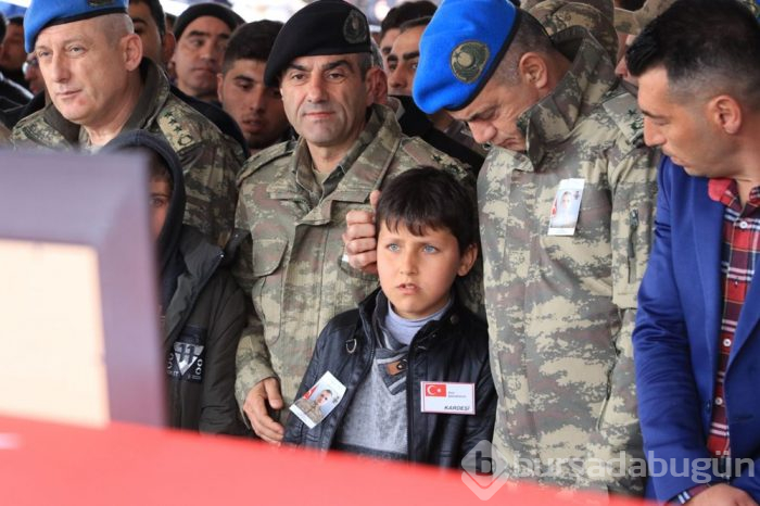İdlib şehidi göz yaşlarıyla son yolculuğuna uğurlandı!