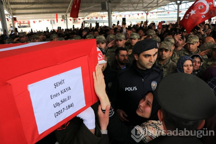 İdlib şehidi göz yaşlarıyla son yolculuğuna uğurlandı!