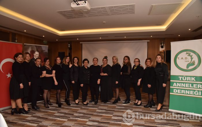 Bursa'da anneler İdlib şehitlerini saygı ve derin bir üzüntü ile andı