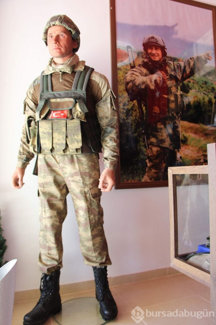 Şehidin evindeki müzeye balmumu heykel