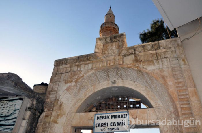 Cami yıkımında ortalık karıştı