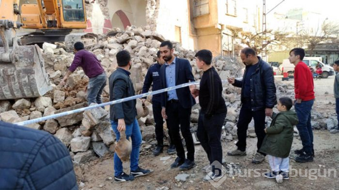 Cami yıkımında ortalık karıştı