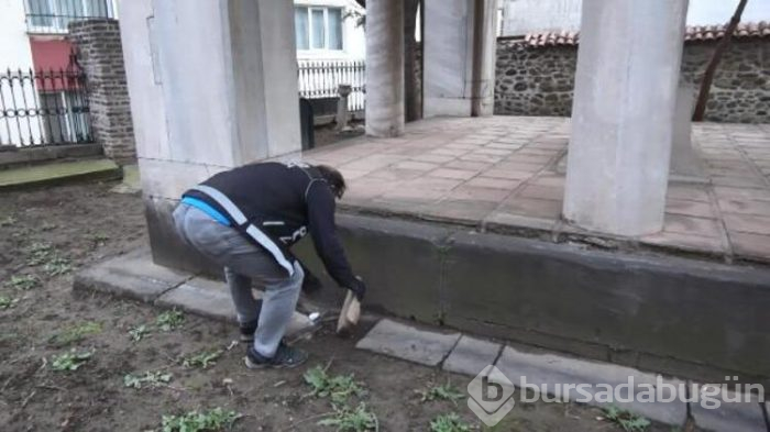 Bursa'da şafak operasyonu! Uyuşturucuyu türbenin içine zulalamış