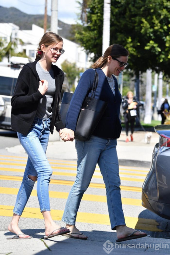 Jennifer Garner'ın kızı boyuna yetişmiş