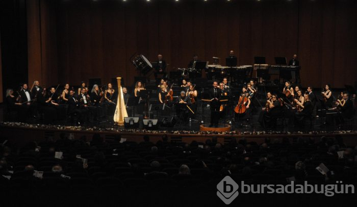 Bursa Bölge Devlet Senfoni Orkestrası, bu haftaki konserini "Tıp Bayramı" için gerçekleştirdi