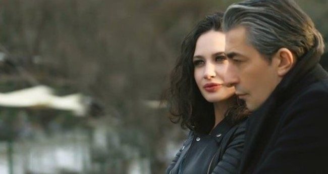 Yeni dizisi Gel Dese Aşk'ta küfürlü sahnelere tepki yağdı!