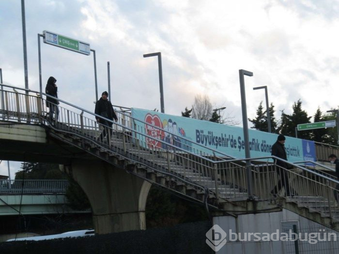 İstanbul'da yollar ve toplu taşımalar boşaldı!