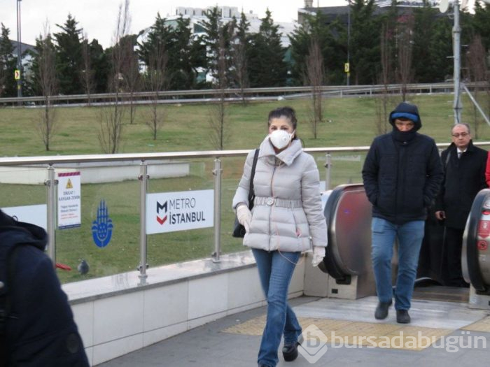 İstanbul'da yollar ve toplu taşımalar boşaldı!