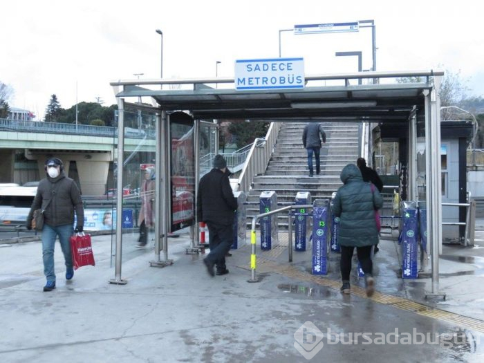 İstanbul'da yollar ve toplu taşımalar boşaldı!