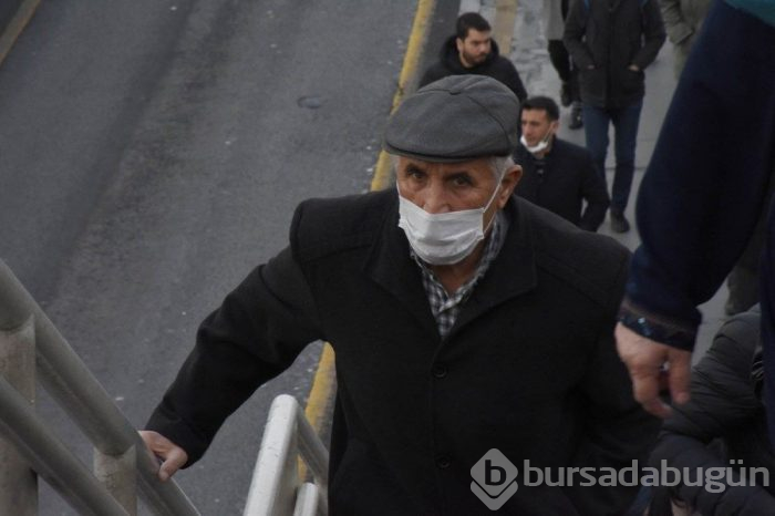 İstanbul'da yollar ve toplu taşımalar boşaldı!