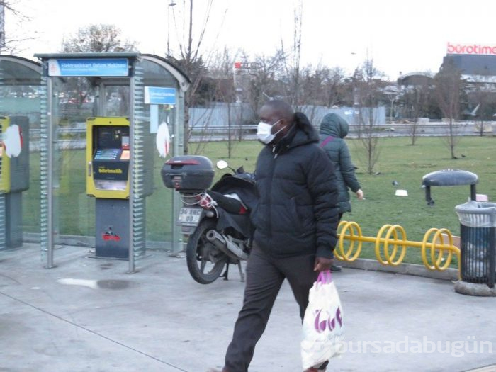 İstanbul'da yollar ve toplu taşımalar boşaldı!