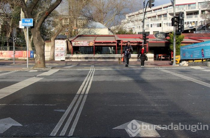 İstanbul'da yollar ve toplu taşımalar boşaldı!