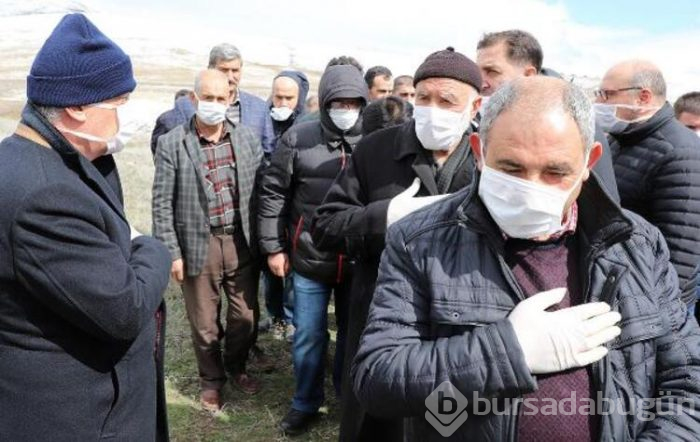Rektörün babasının cenaze töreni koronavirüs önlemleri eşliğinde gerçekleşti