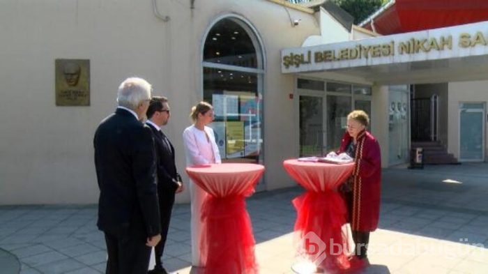 Nikah bahçede kıyıldı! 