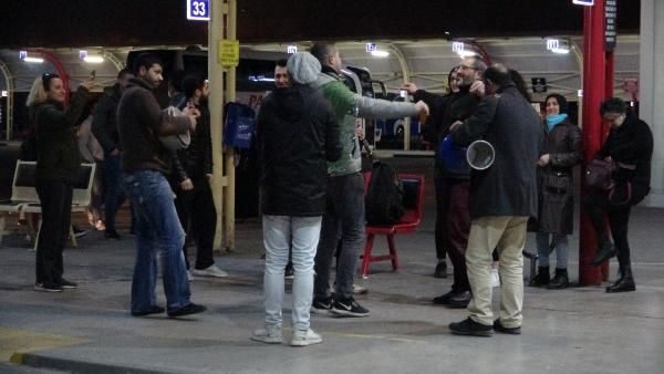 Bursa'da virüse karşı tedbir almadan asker uğurladılar
