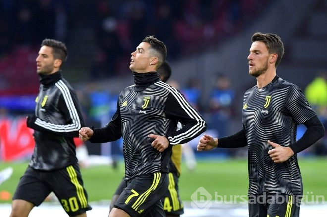 Cristiano Ronaldo balkonda güneş banyosu yaparken görüntülendi