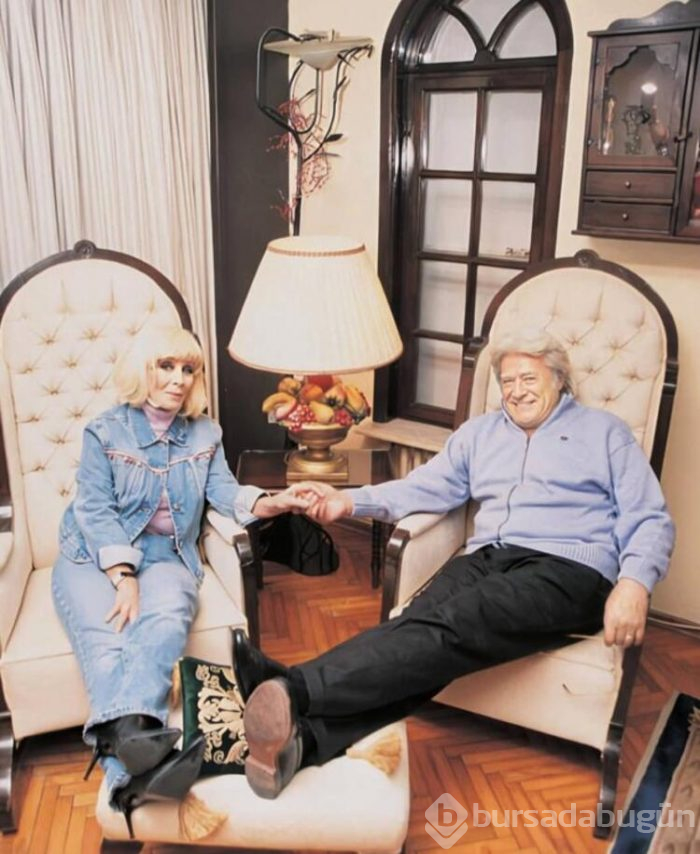 Biz evdeyiz, siz de çıkmayın!