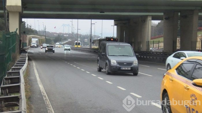 Koronavirüs İstanbul'un pazartesi trafiğine yansıdı
