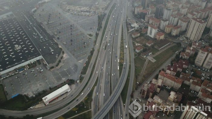 Koronavirüs İstanbul'un pazartesi trafiğine yansıdı