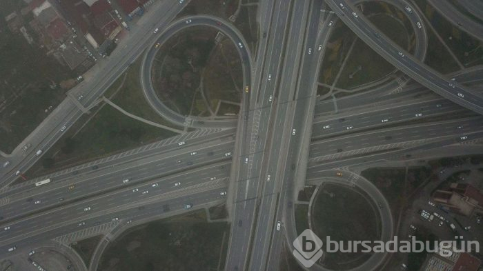 Koronavirüs İstanbul'un pazartesi trafiğine yansıdı