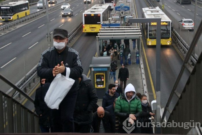 Koronavirüs İstanbul'un pazartesi trafiğine yansıdı