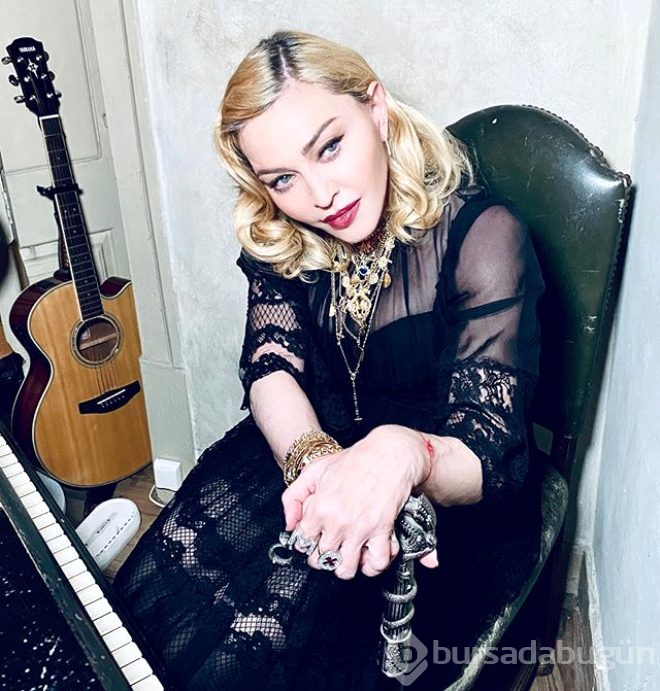 Küvette çıplak video çeken 61 yaşındaki Madonna tepki çekti